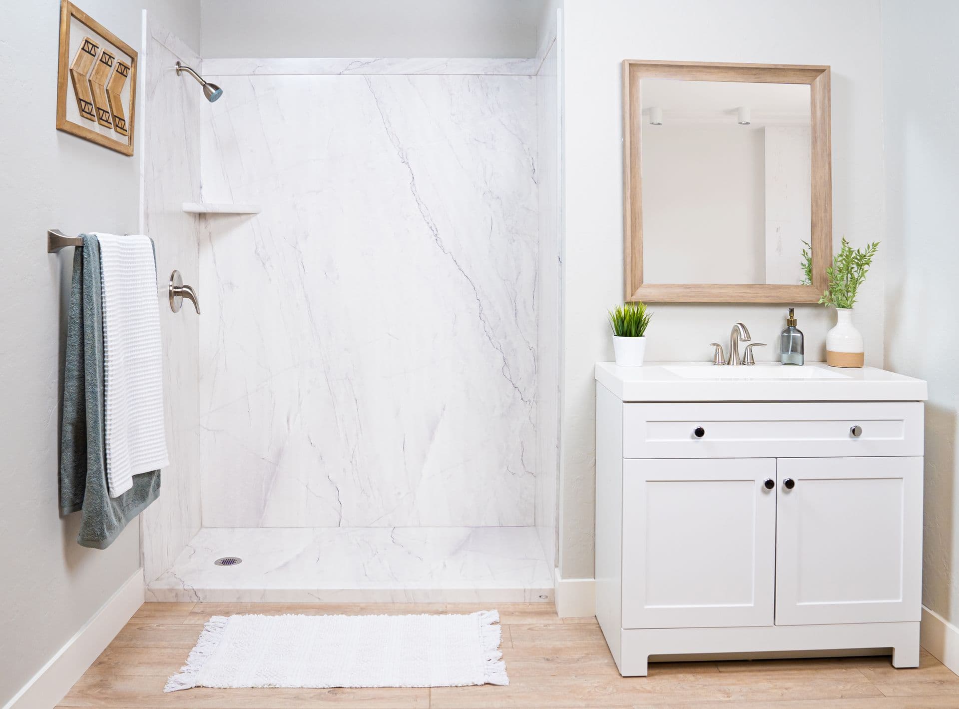 New Azzura Bay Bath image