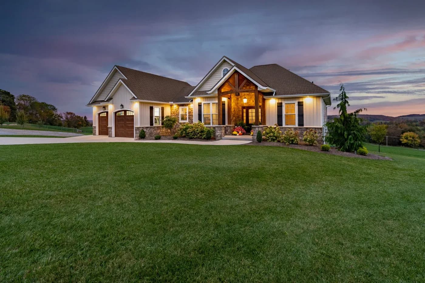 A lovely bella vista home with white siding and white-framed replacement windows in Bella Vista, AR.
