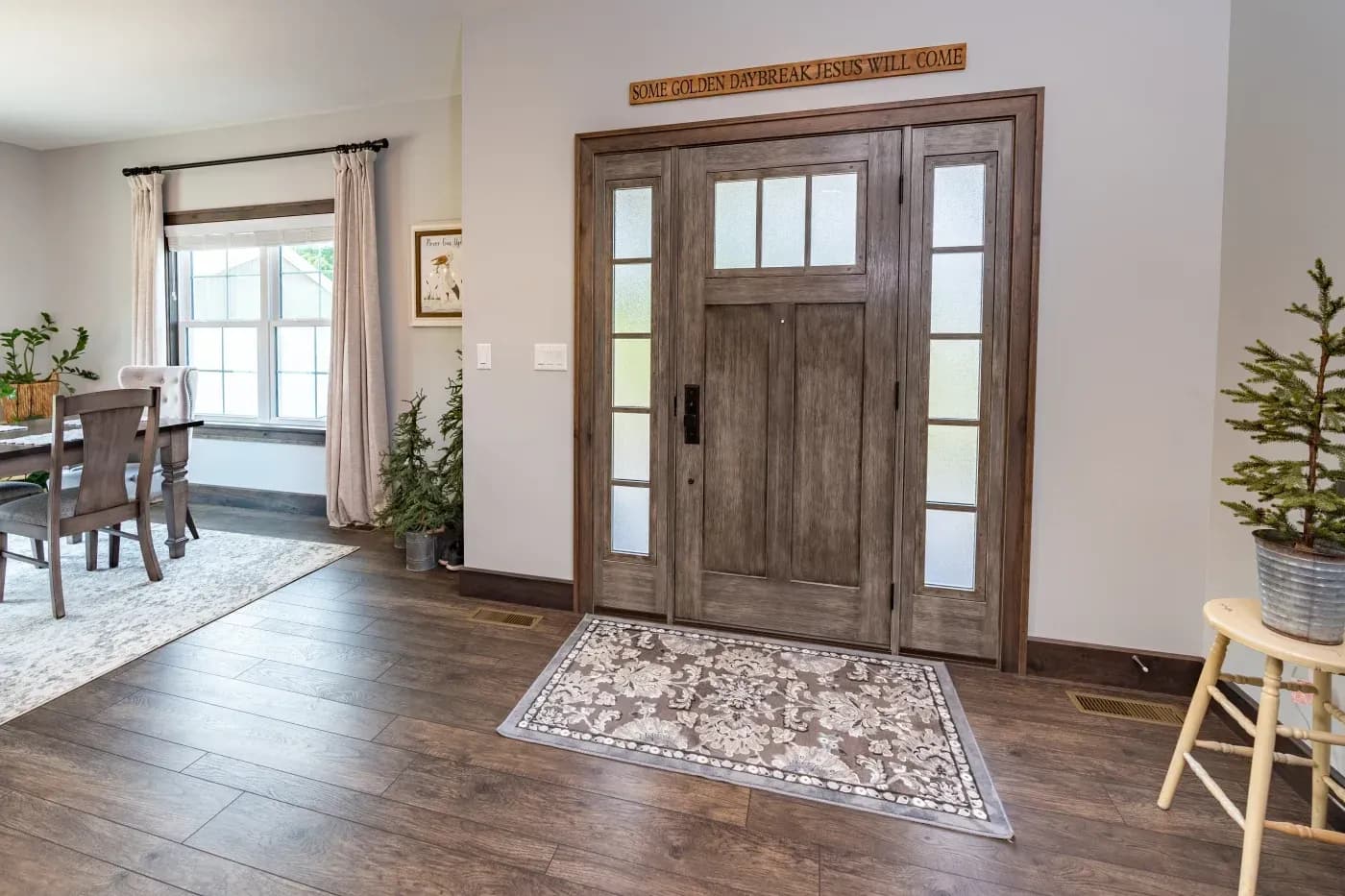 luxurious-entry-door-on-fort-smith-home-ozark-home-pros
