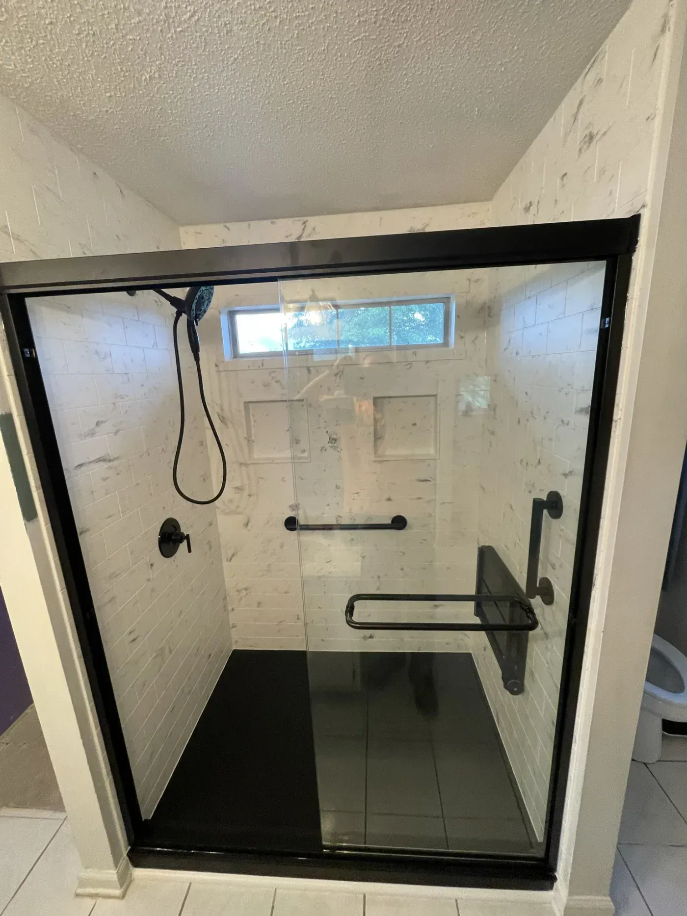 bath-remodeling-black-accents-lowell-ozark-home-pros